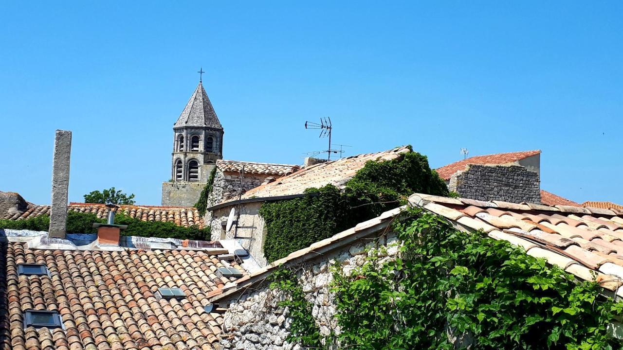 La Garde Adhemar, L'Escalier Medieval Exterior foto
